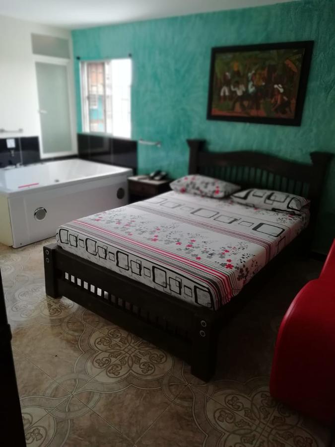 ארמניה Hotel Emperatriz מראה חיצוני תמונה